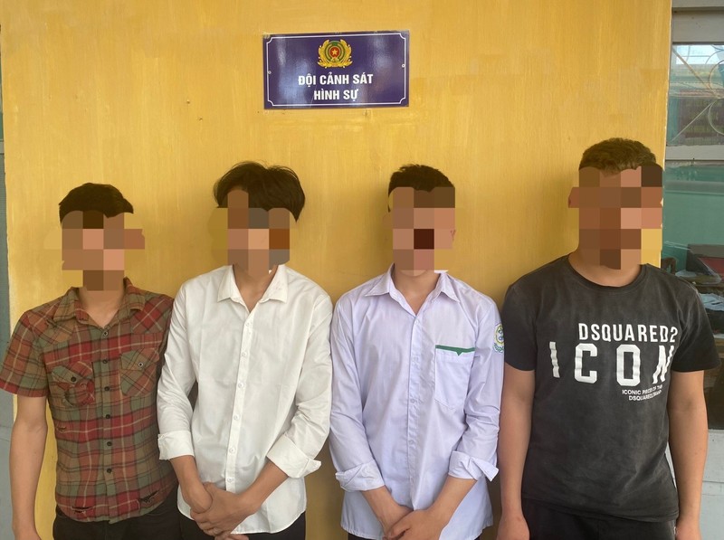 Quang Ninh: Say xin khi lien hoan lop, thieu nu bi nhom ban xam hai