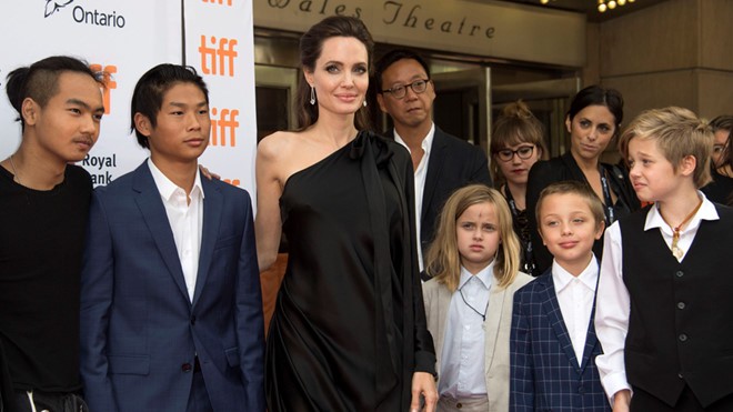 Chi phi cho 6 con cua Brad Pitt va Angelina Jolie ton kem the nao?