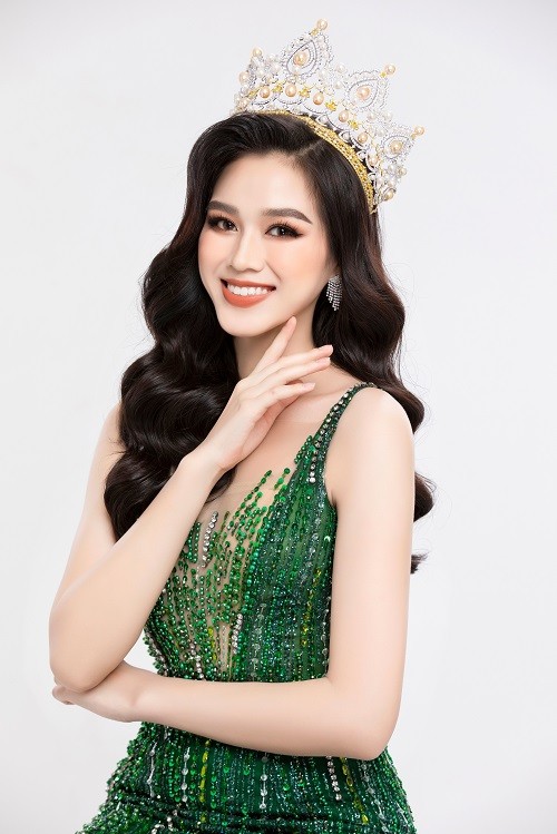 Can ban thiet ke trang phuc an tuong Do Thi Ha thi Miss World