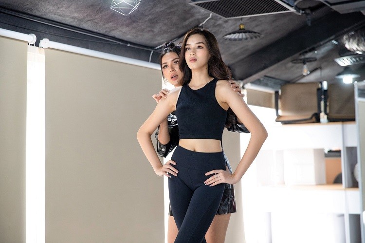 Do Thi Ha rao riet tap catwalk, chuan bi thi Miss World 2021-Hinh-6