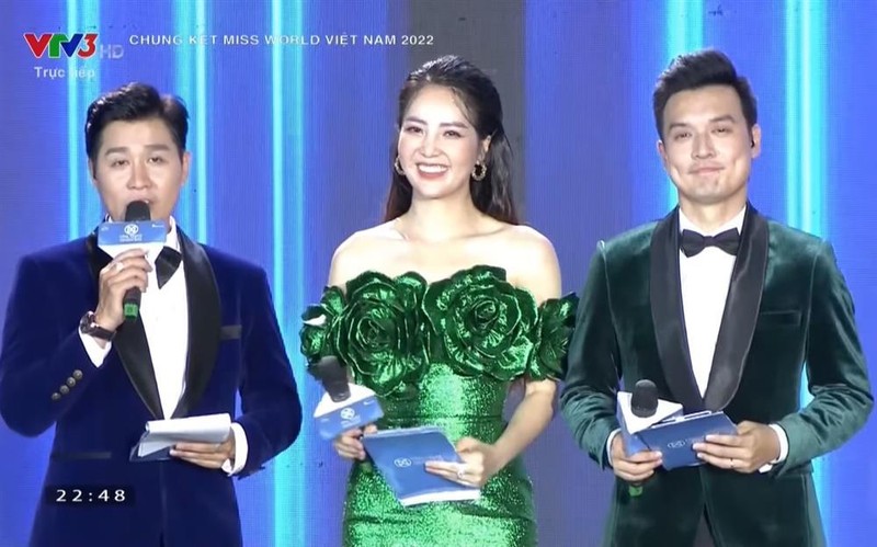 Dan MC chung ket Miss World Vietnam 2022 mac loi gay cuoi-Hinh-3