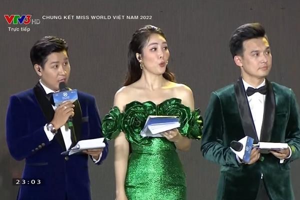 Dan MC chung ket Miss World Vietnam 2022 mac loi gay cuoi-Hinh-4