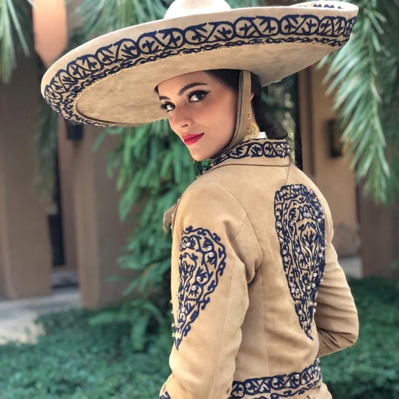 Phong cach thoi trang doi thuong cua hoa hau Mexico dang quang Miss World 2018-Hinh-3