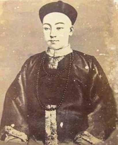Vua Quang Tu tran troi 5 chu gi khien thien ha duoc phen sung sot?