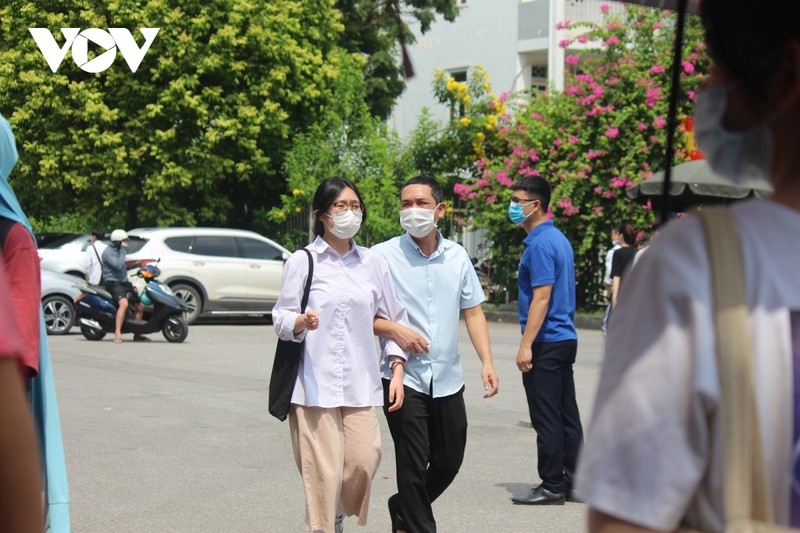 Phu huynh Ha Noi mong muon con tiem du 2 mui vaccine truoc khi quay lai truong hoc-Hinh-3