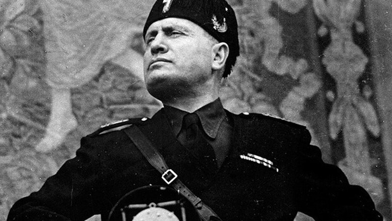 He lo nhung ngay cuoi doi tron chay cua trum phat xit Mussolini-Hinh-3