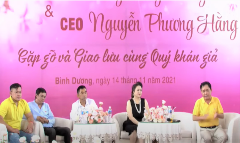 Cong an TP.HCM lam viec voi ekip ho tro ba Nguyen Phuong Hang livestream