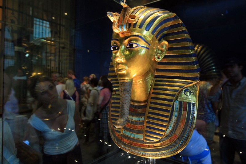Mo mo pharaoh Tutankhamun, kinh ngac thay bau vat dan lo dien-Hinh-10