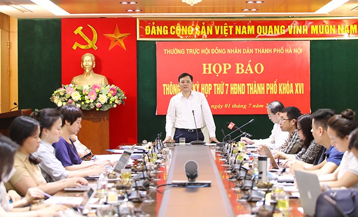 Ong Chu Ngoc Anh bi bat, Ha Noi hop HDND the nao?