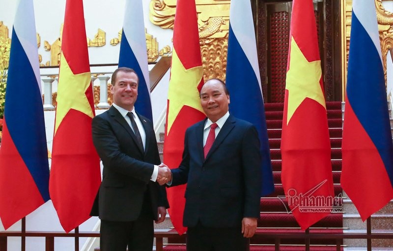Hinh anh le don chinh thuc Thu tuong Medvedev tham Viet Nam-Hinh-12