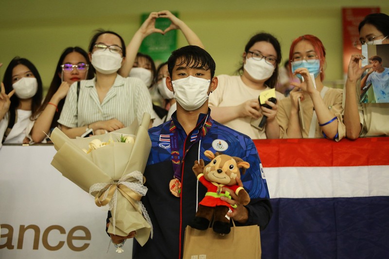 Dien vien Thai Lan trong 'Love By Chance 2' du SEA Games 31