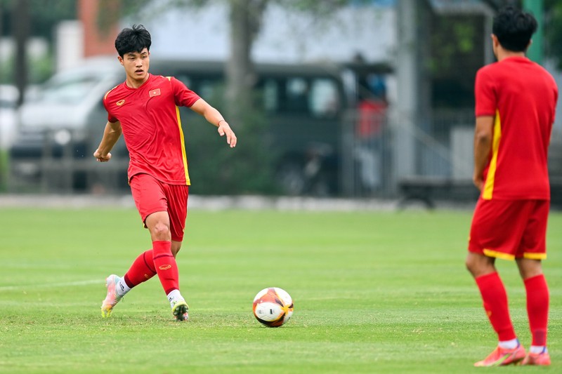 HLV Park Hang-seo vang mat trong buoi tap cua U23 Viet Nam-Hinh-4