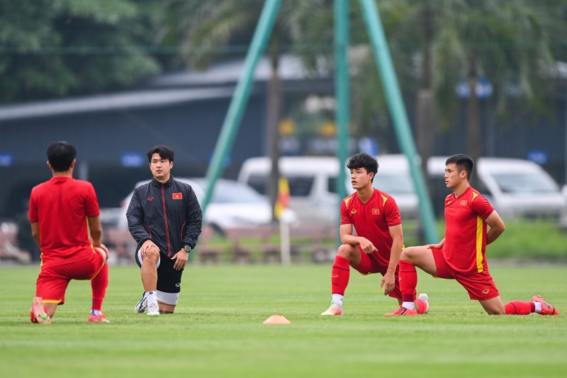 HLV Park Hang-seo vang mat trong buoi tap cua U23 Viet Nam-Hinh-5