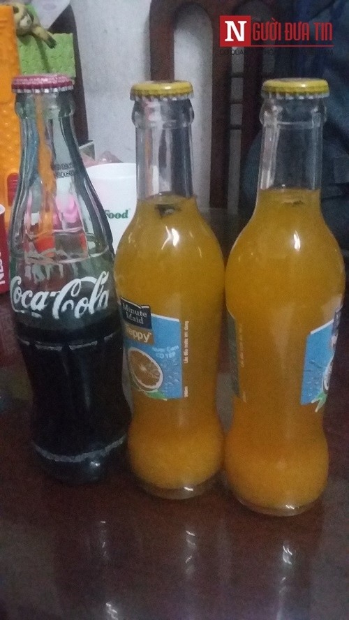 Choang voi vat the la lom ngom trong nuoc cam Coca Cola VN-Hinh-2