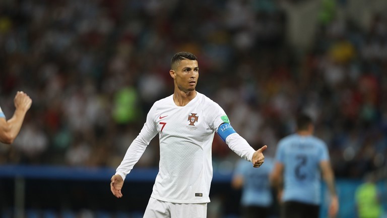 Uruguay 2 - 1 Bo Dao Nha: Cavani tien Ronaldo ve nuoc theo chan Messi-Hinh-4
