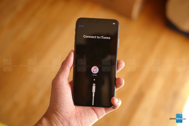 Dap hop iPhone Xs Max ban mau vang cuc dep-Hinh-2