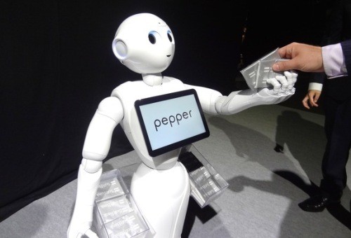 Khám phá robot hình người Pepper đang gây sốt ở Nhật Bản