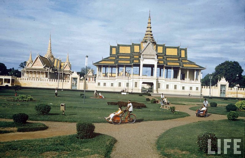Campuchia truoc 1975 qua anh mau tuyet dep cua tap chi Life-Hinh-2