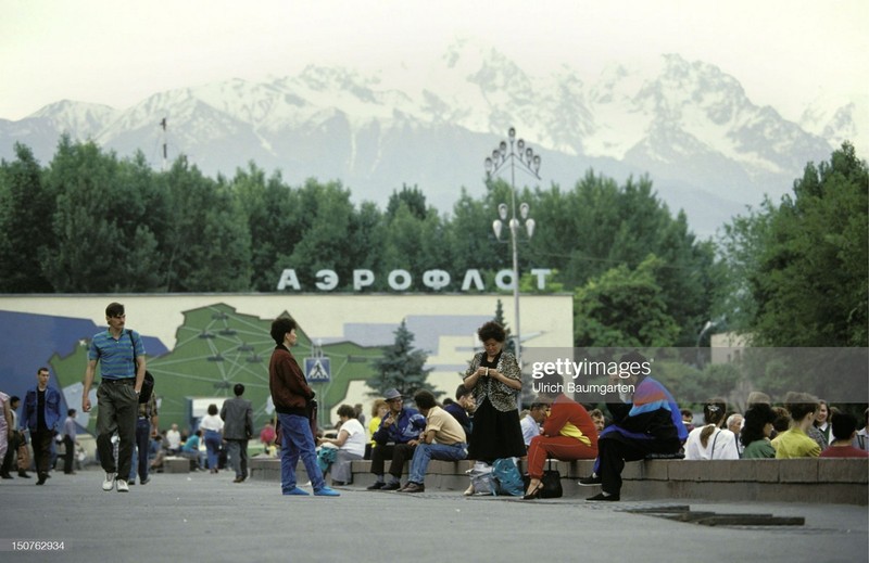 Cuoc song o Kazakhstan nam 1993 qua ong kinh nguoi Duc-Hinh-9