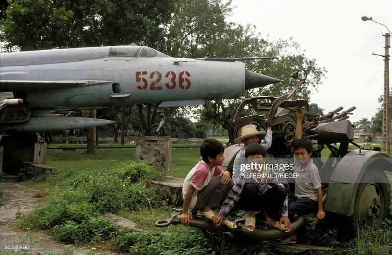 Ba mien Viet Nam nam 1992 qua ong kinh Pool Renault (1)-Hinh-3