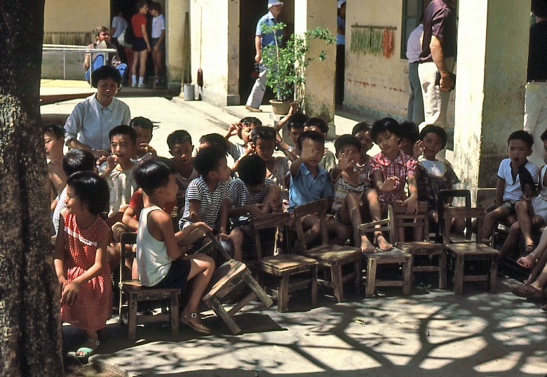 Loat anh bat ngo ve thanh pho Tham Quyen nam 1980-Hinh-11