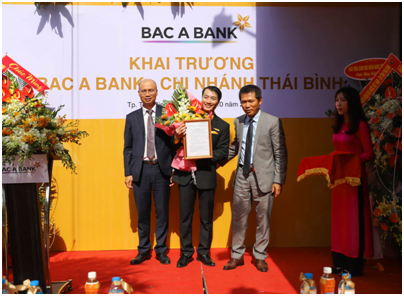 Khai truong Chi nhanh Thai Binh, BAC A BANK tang cuong kien toan mang luoi-Hinh-2