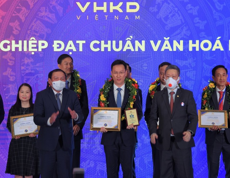 VietinBank la “Doanh nghiep dat chuan van hoa kinh doanh Viet Nam” nam 2021