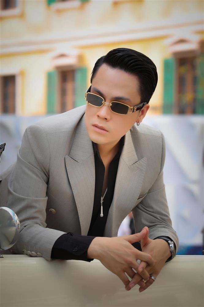 Tran Thanh de lo bi mat cua MC Thai Dung tren livestream-Hinh-2