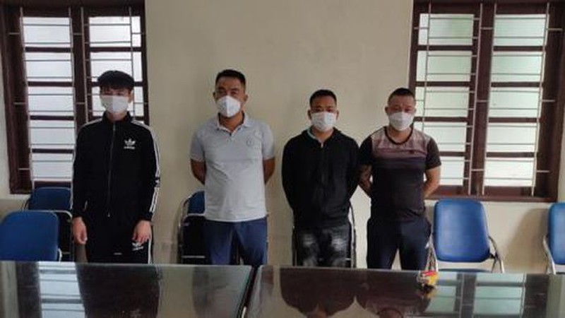Bat giam 4 nguoi trong duong day danh bac nghin ti cua Phan Sao Nam