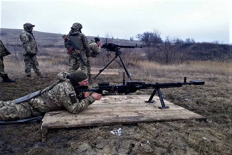 Phát hoảng súng bắn tỉa khủng xuất hiện ở miền Đông Ukraine