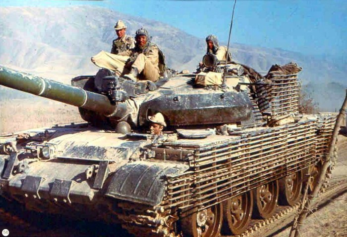 Nong: Xe tang T-62 Afghanistan bat ngo tan cong, Taliban thiet hai nang-Hinh-10