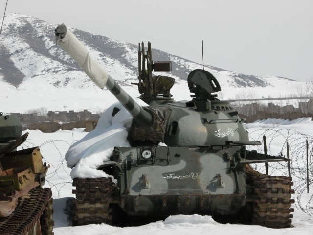 Nong: Xe tang T-62 Afghanistan bat ngo tan cong, Taliban thiet hai nang-Hinh-11