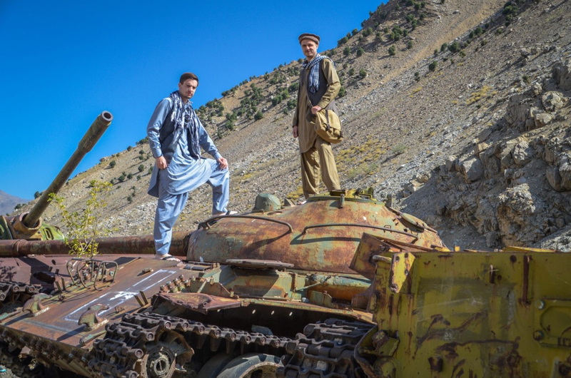 Soc: Taliban chiem 150 xe tang cua quan khang chien Afghanistan-Hinh-5