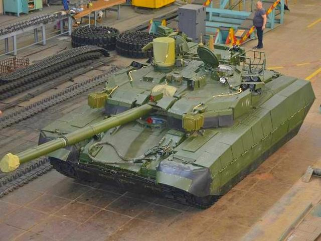 My mua T-84BM Oplot Ukraine de lam... bia cho M1 Abrams tap ban