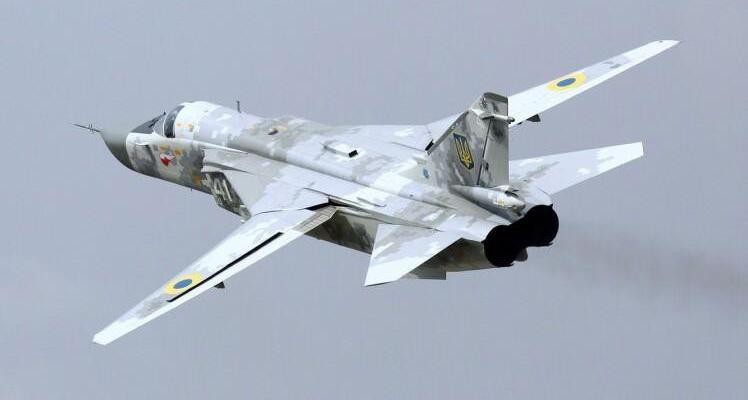 'Kiem si' Su-24 Ukraine trang bi ten lua Kh-25MP de truy tim he thong phong khong Nga?-Hinh-12