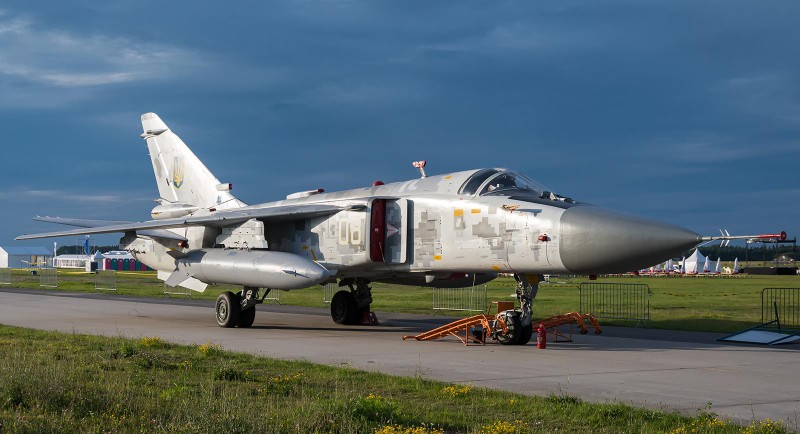 'Kiem si' Su-24 Ukraine trang bi ten lua Kh-25MP de truy tim he thong phong khong Nga?-Hinh-14