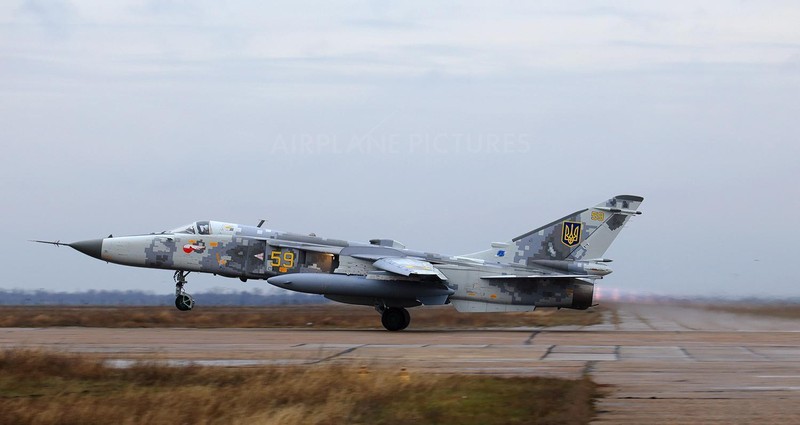 'Kiem si' Su-24 Ukraine trang bi ten lua Kh-25MP de truy tim he thong phong khong Nga?-Hinh-9