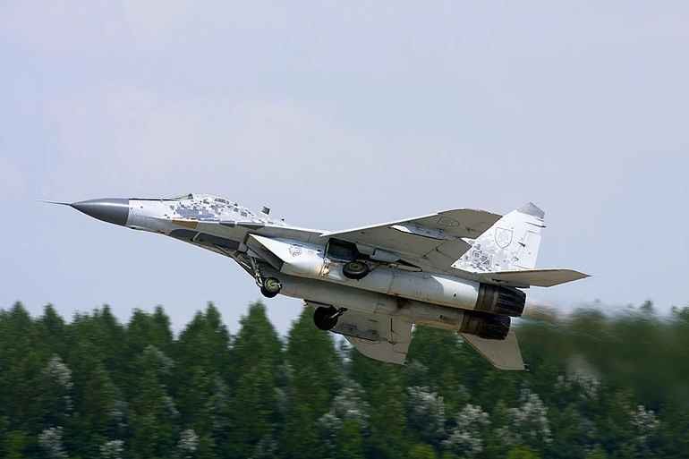 Slovakia: Khong co chuyen chuyen giao MiG-29 cho Ukraine-Hinh-4
