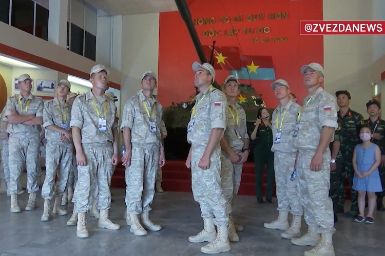 Hinh anh cac tuyen thu du Army Games 2022 di tham danh thang o Viet Nam-Hinh-3