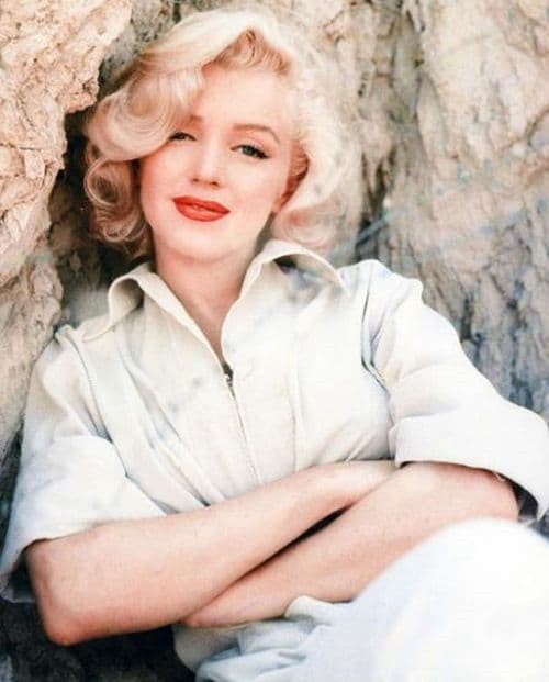 Marilyn Monroe qua doi voi tu the la