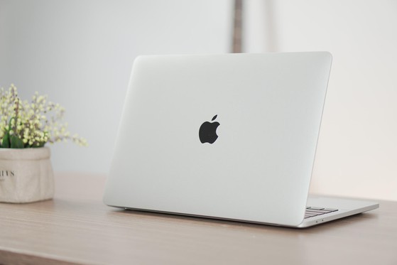 MacBook M1 co gi khac so voi MacBook su dung chip Intel?