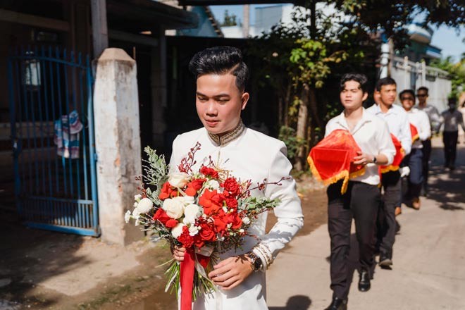 Hai chang trai nen duyen tu cu tat troi giang-Hinh-3