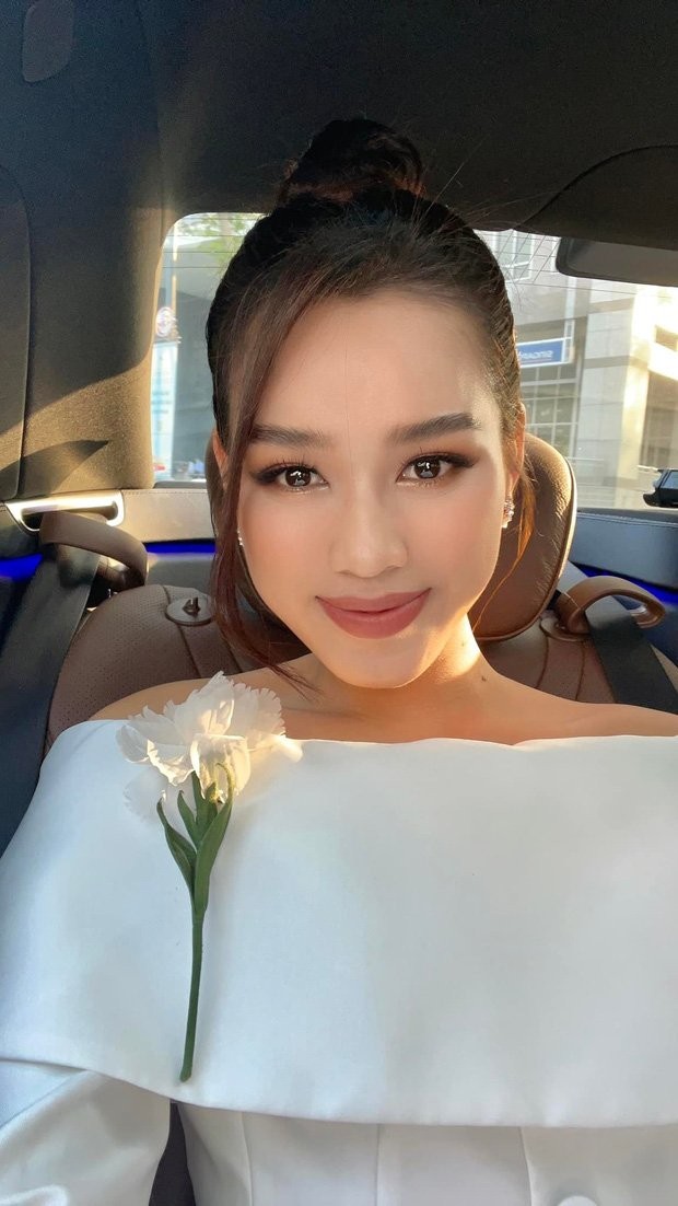 Do Ha tro ve Viet Nam sau hanh trinh o Miss World