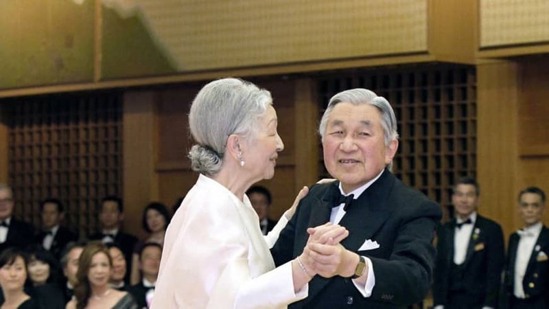 Nhat Hoang Akihito chinh thuc thoai vi, Nhat Ban buoc sang trieu dai moi Reiwa-Hinh-8