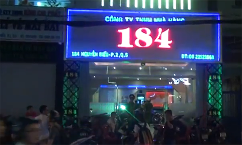 TP.HCM: Hang tram co gai an mac khieu goi trong cac quan karaoke khong phep-Hinh-2