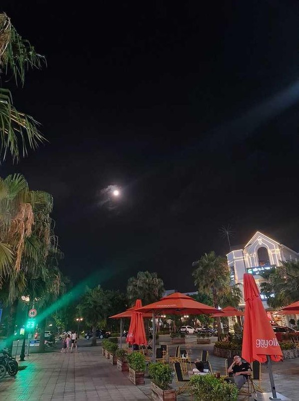 Siêu trăng sấm xuất hiện tại Việt Nam, MXH rầm rộ chia sẻ - Hình 4 Sieu trang sam xuat hien tai Viet Nam, MXH ram ro chia se-Hinh-4