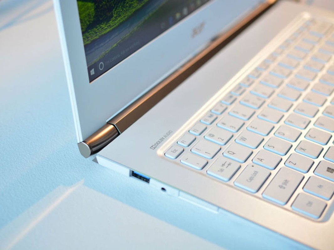 Can canh laptop Acer Aspire S13: Doi thu xung tam cua Macbook Air-Hinh-17