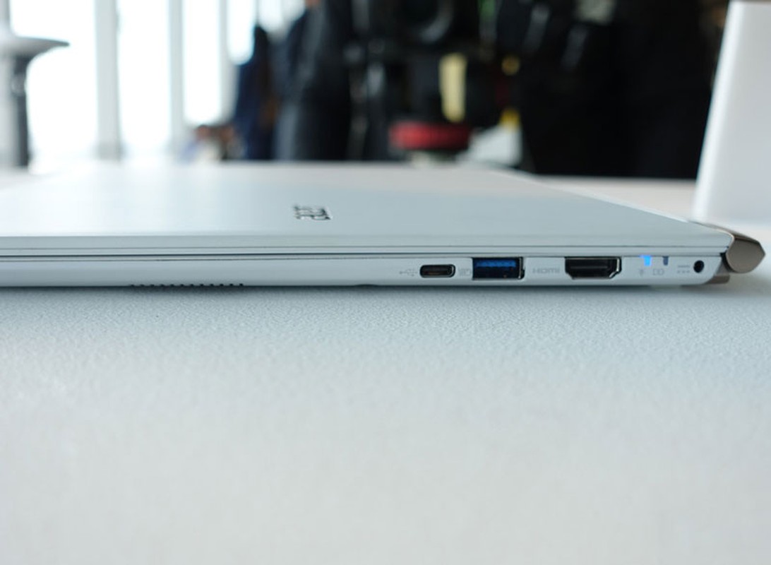 Can canh laptop Acer Aspire S13: Doi thu xung tam cua Macbook Air-Hinh-18