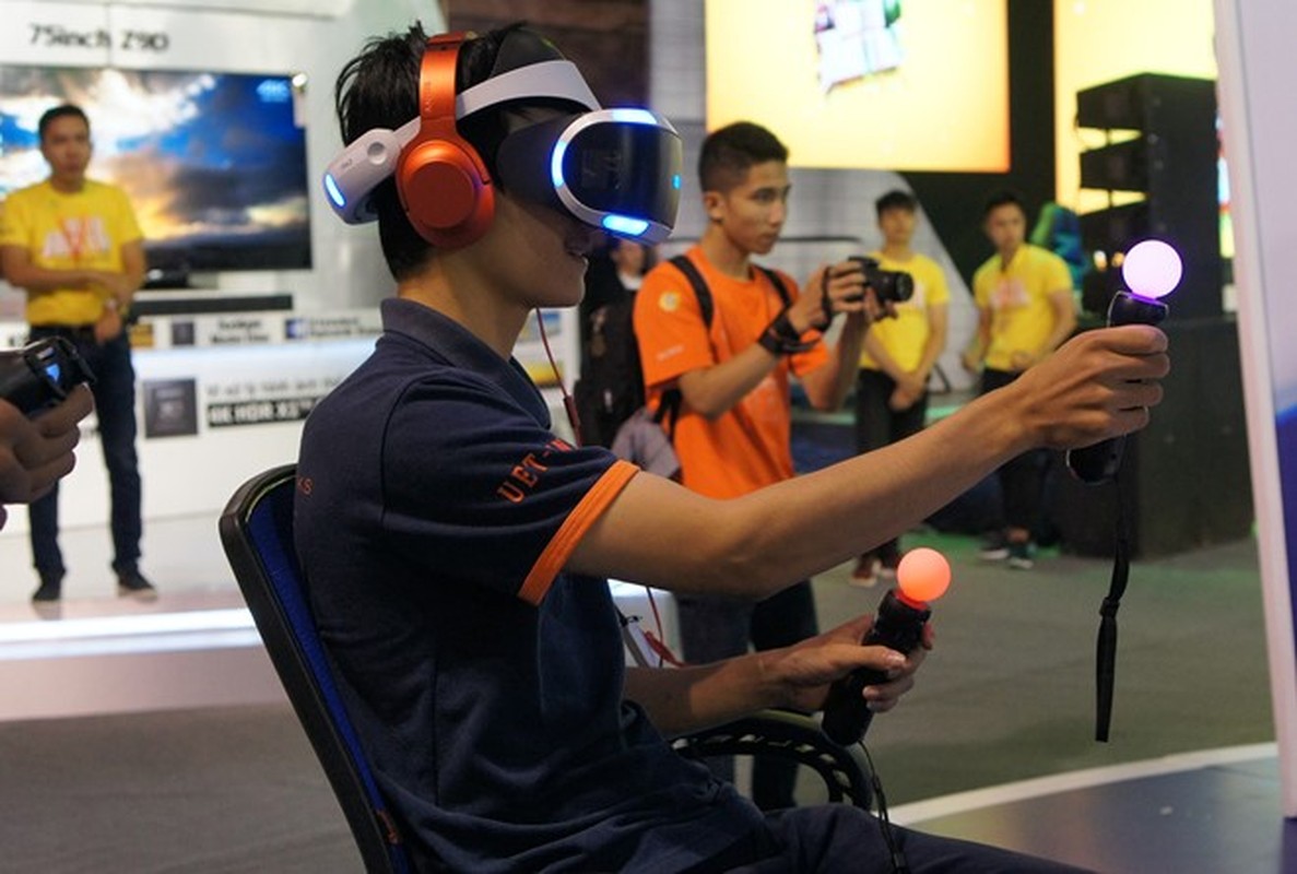 Playstation VR, Xperia ZX hut khach tai Sony Show Ha Noi-Hinh-3