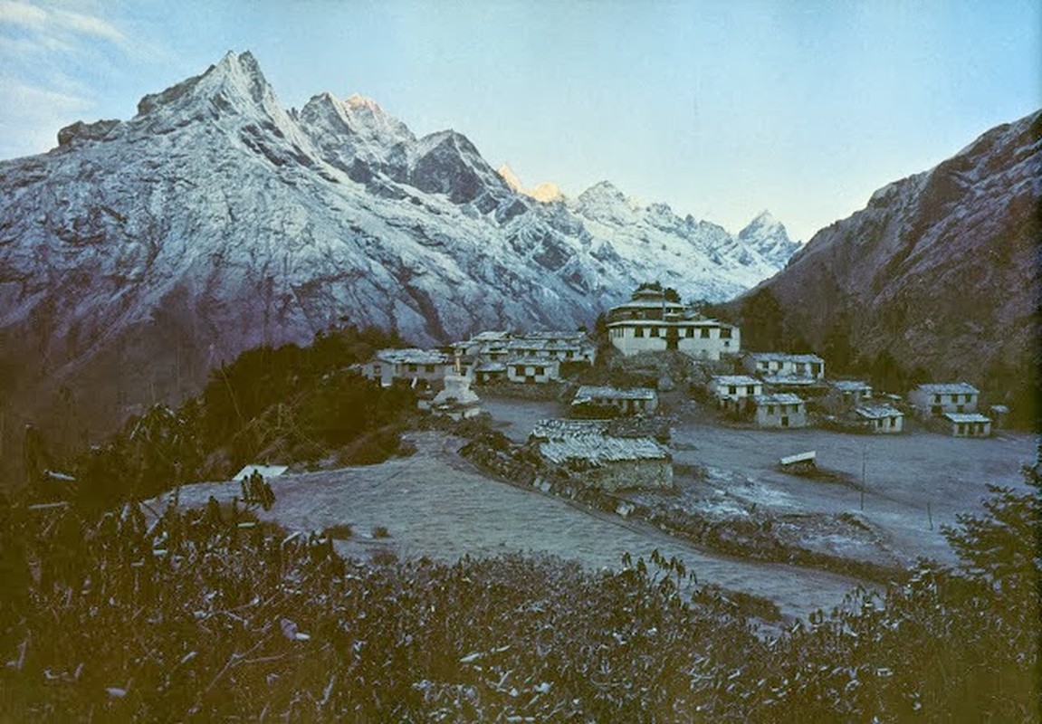 To mo cuoc song huyen bi tren day Himalaya thap nien 1970-Hinh-3